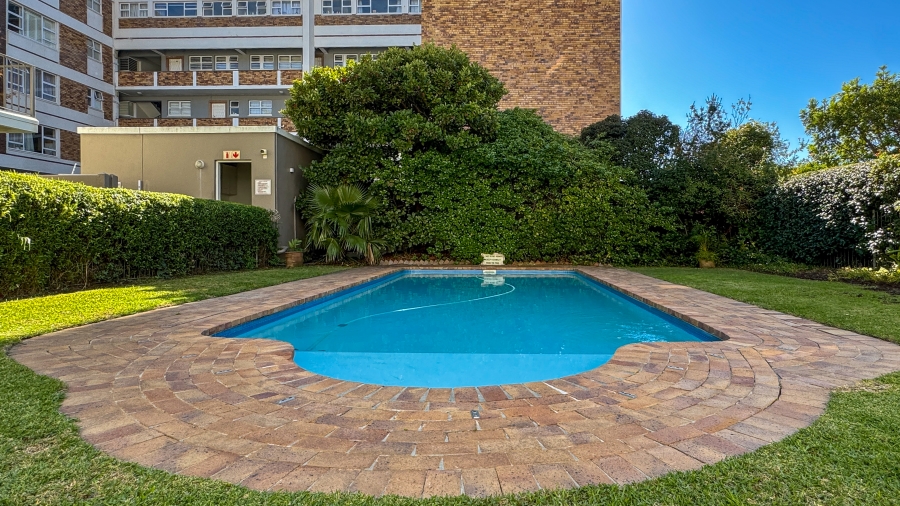 To Let 2 Bedroom Property for Rent in Gardens Western Cape
